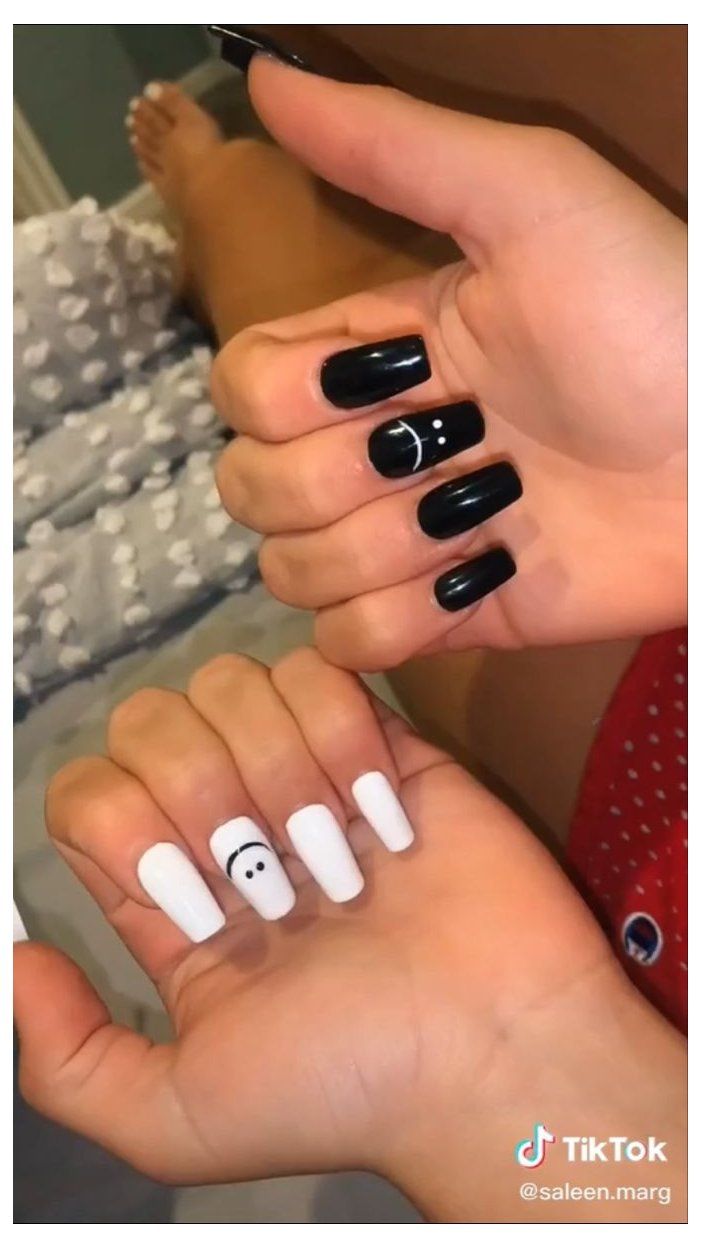 Featured image of post Acrylic Nails With Smiley Face On Middle Finger