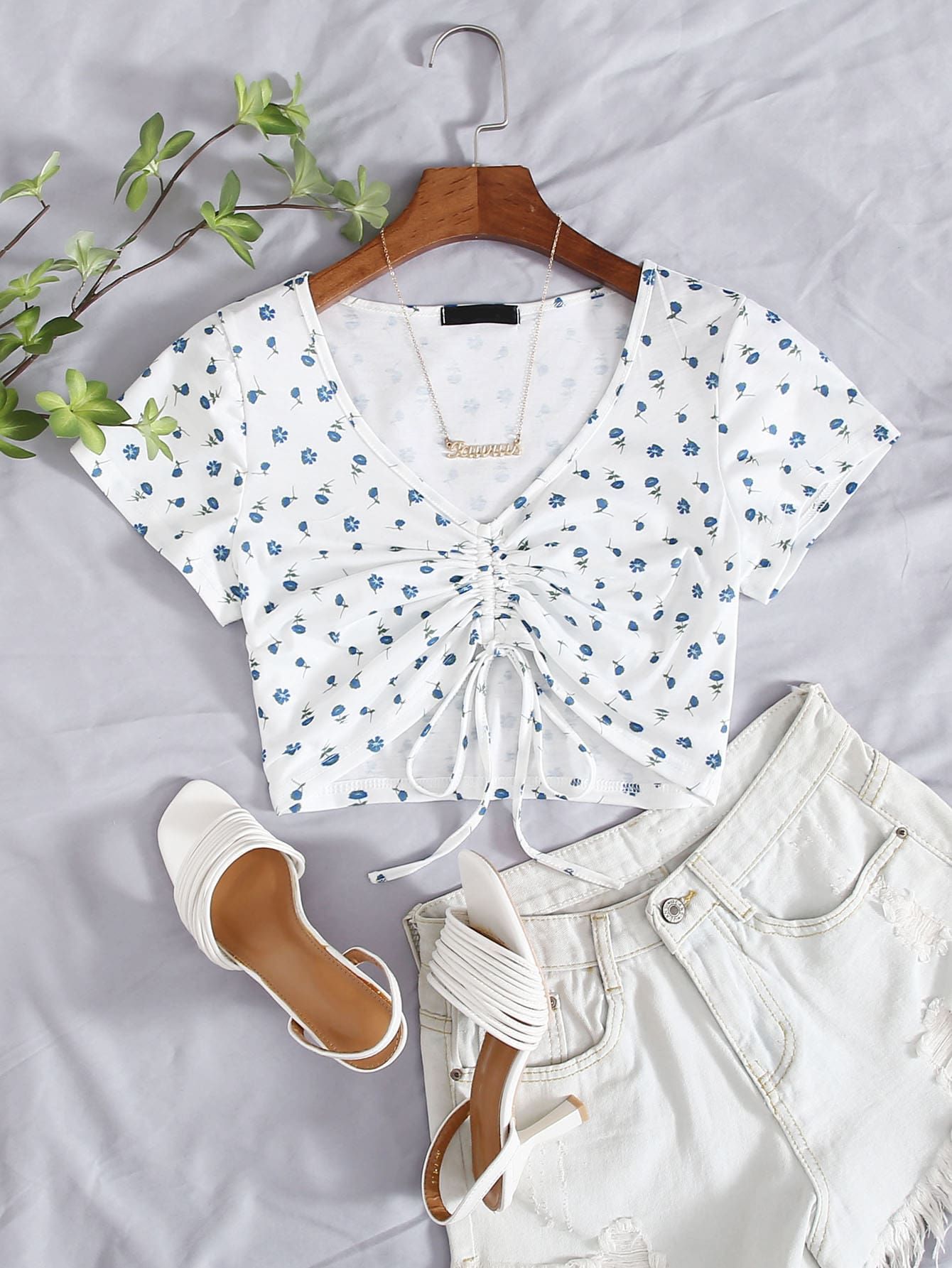 Featured image of post Ditsy Floral Print Drawstring Top