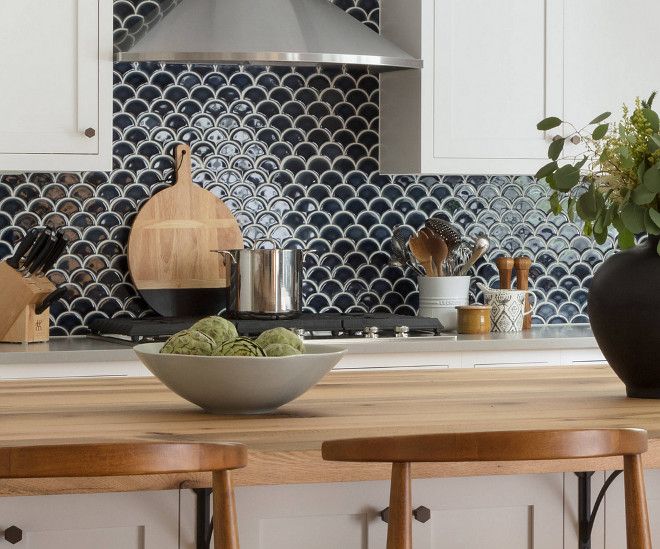 Featured image of post White Kitchen Navy Backsplash